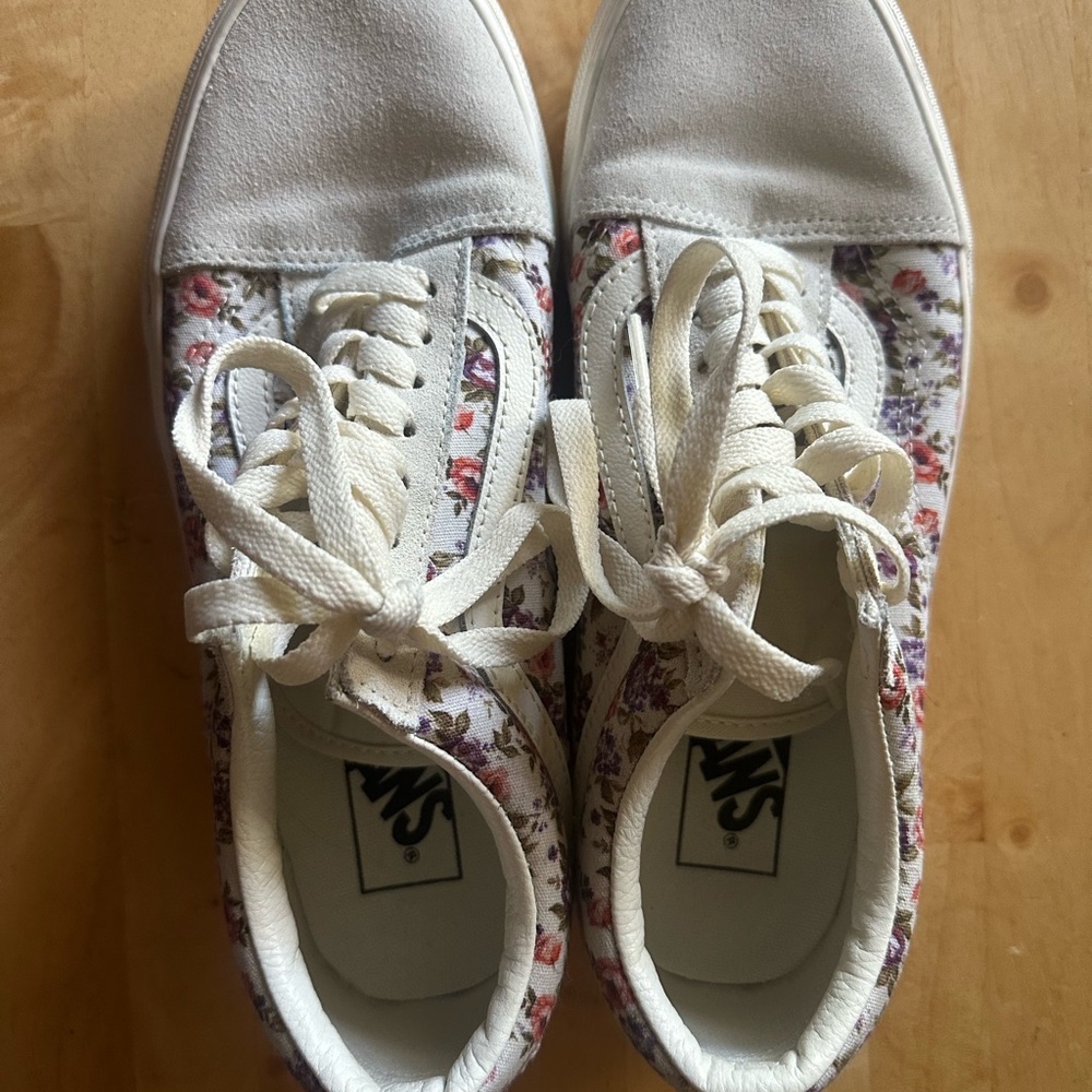 Floral Vans Sneakers 🌺 - Picture 4 of 8